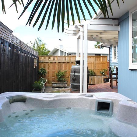 Beautiful Home With Short Stroll To Havelock Village Havelock North Esterno foto
