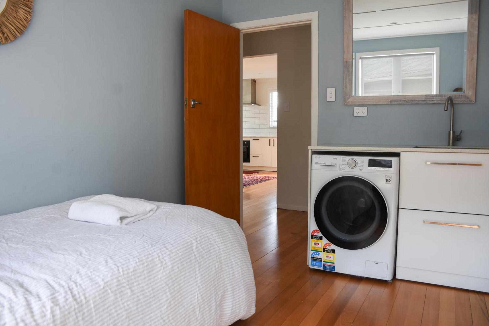 Beautiful Home With Short Stroll To Havelock Village Havelock North Esterno foto