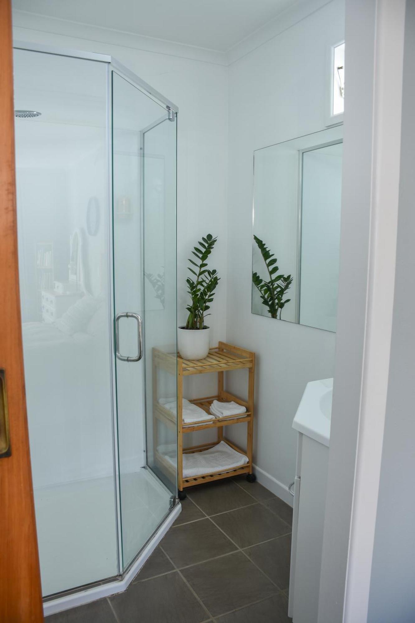 Beautiful Home With Short Stroll To Havelock Village Havelock North Esterno foto